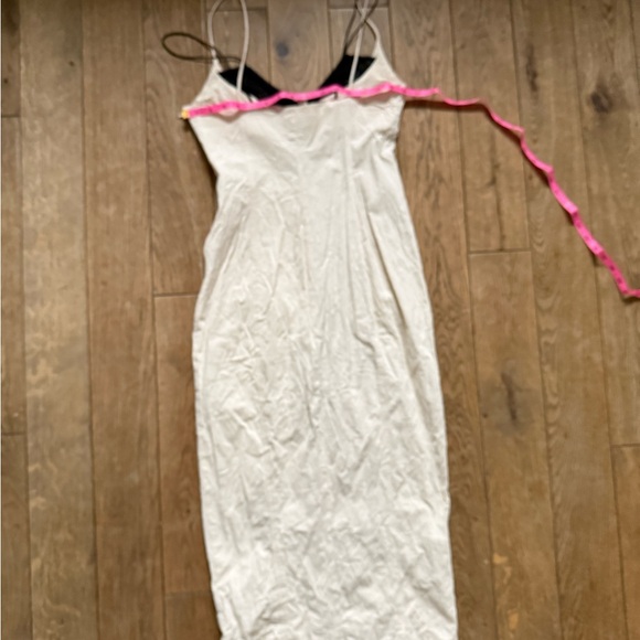 Black lace and cream dress - Picture 2 of 5